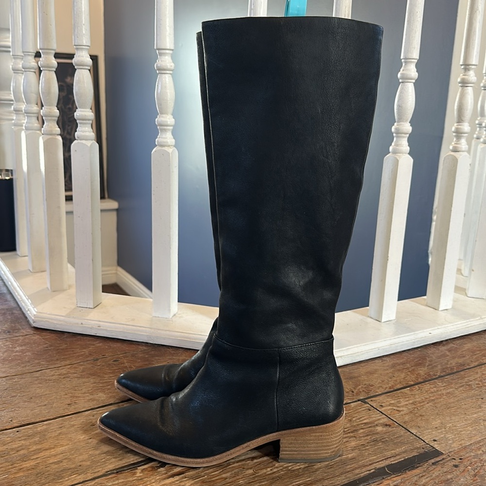 Vince Camuto knee high flat black low heel leather boots. Size 8.5/39